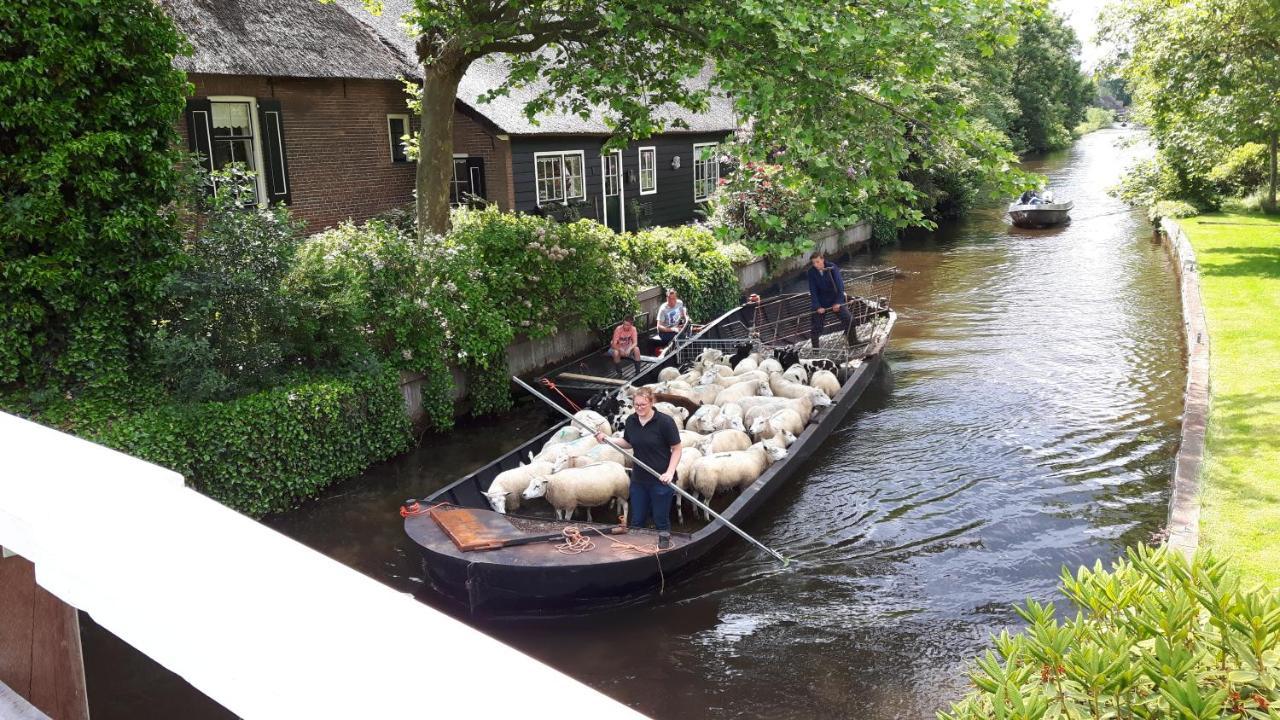Farmhouse Lodge Giethoorn Exterior photo